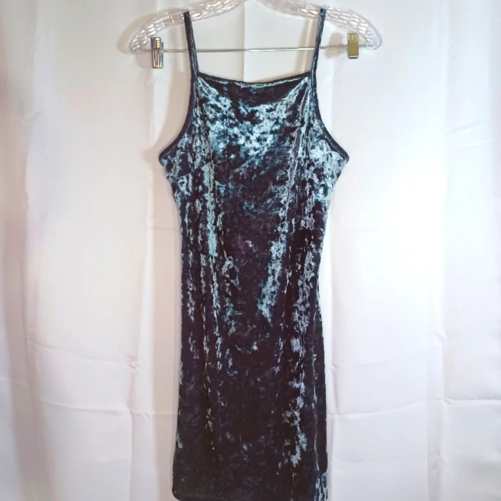 Forever 21 Spaghetti strap velour 90's dress